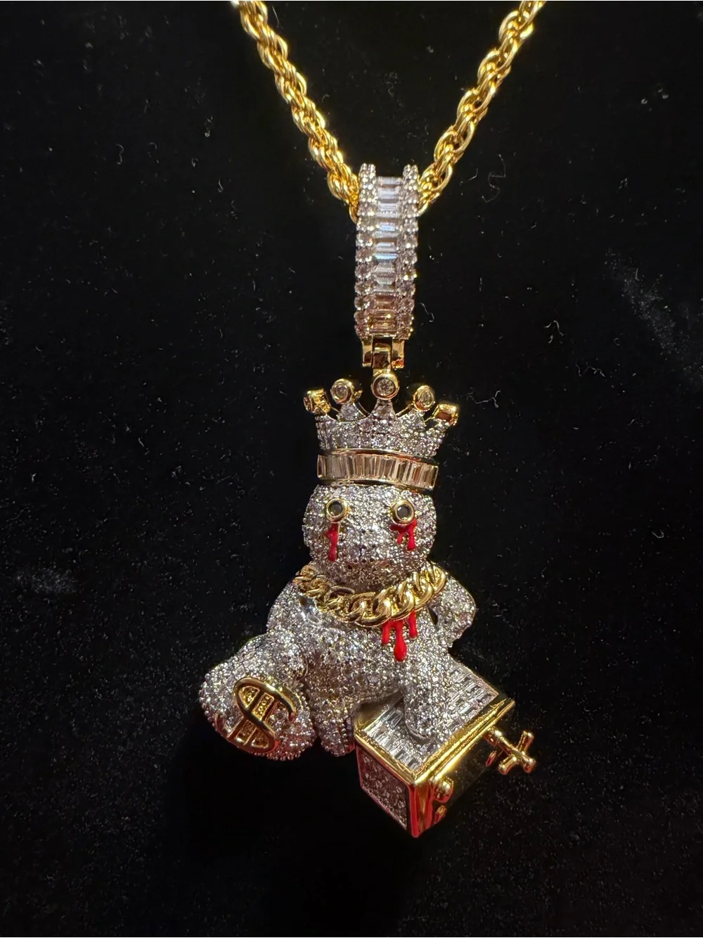 King Money Bag & Safe Pendant – Full Moissanite | 14K Gold Plated